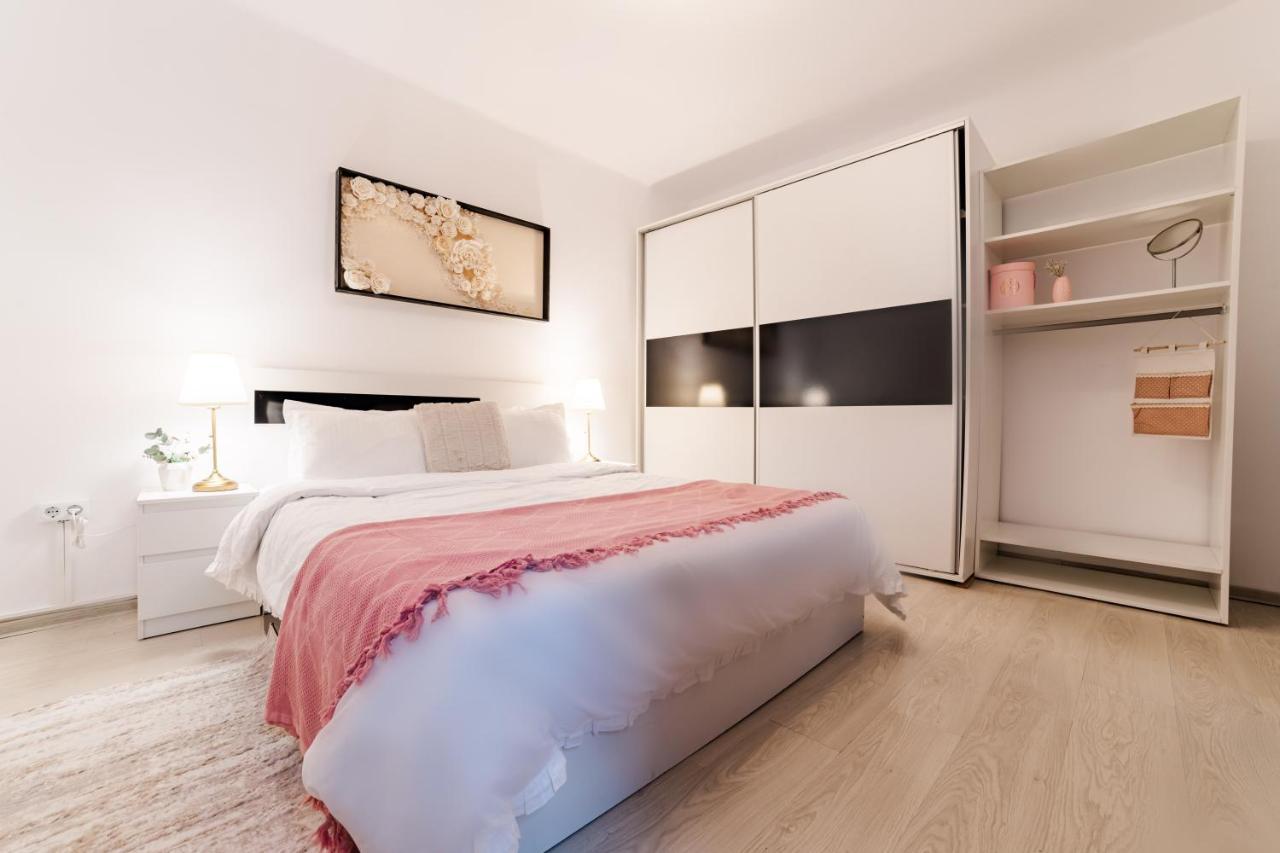 Anastasia Apartments With Parking ブラショフ エクステリア 写真
